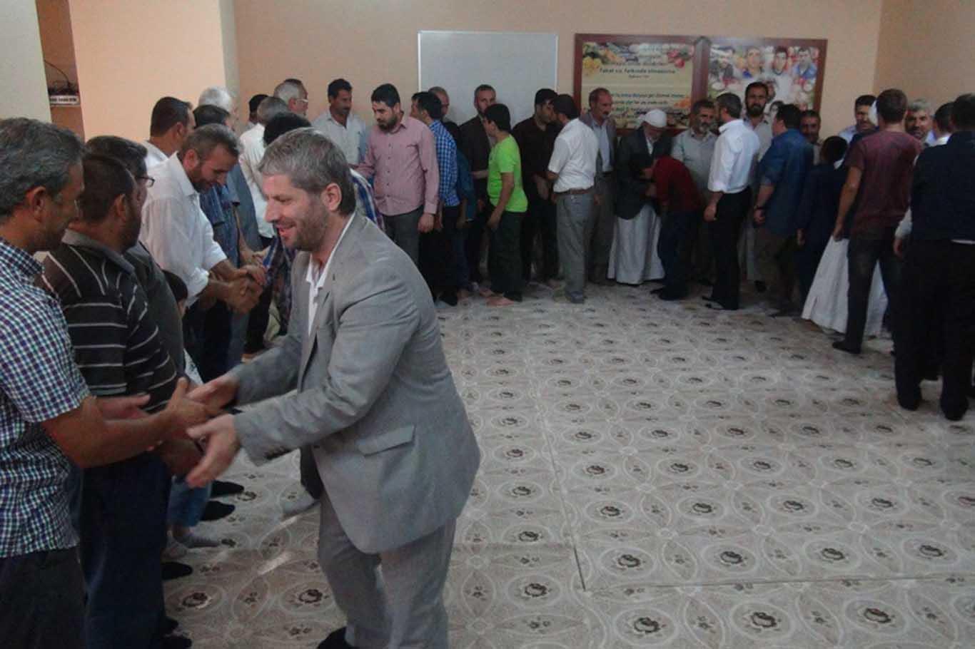 Kızıltepeliler bayramlaşmada bir araya geldi Kızıltepeliler bayramlaşmada bir araya geldi